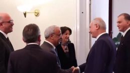 Gelişmeler Devam Ediyor: DEM Parti Heyeti, AK Parti'ye Ziyaret Ger&ccedil;ekleştiriyor