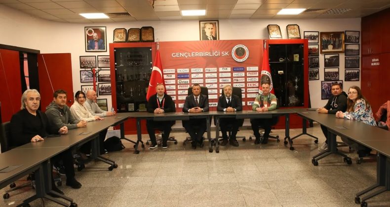 Gençlerbirliği'ni Bulgar ve Rumen Öğrenciler Ziyaret Etti!