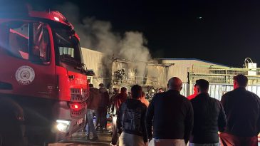 Geri D&ouml;n&uuml;ş&uuml;m Deposunda Yangın &Ccedil;ıktı