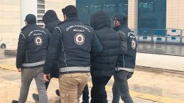 G&ouml;&ccedil;men Ka&ccedil;ak&ccedil;ılarına Su&ccedil; &Uuml;st&uuml;