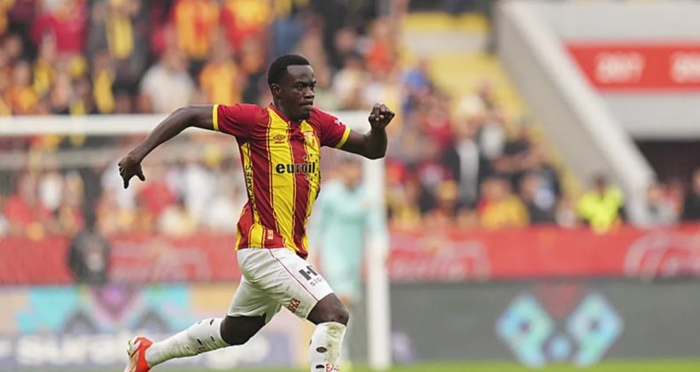 G&ouml;ztepe'nin Dennis'i Sevilla'nın Radarında! İstenen Bonservis Miktarı Belli Oldu