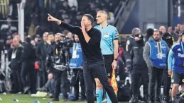 G.Saray Şakasına Bir Takım Değil