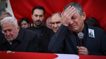 G&uuml;lşah Durbay'a Duygusal Veda