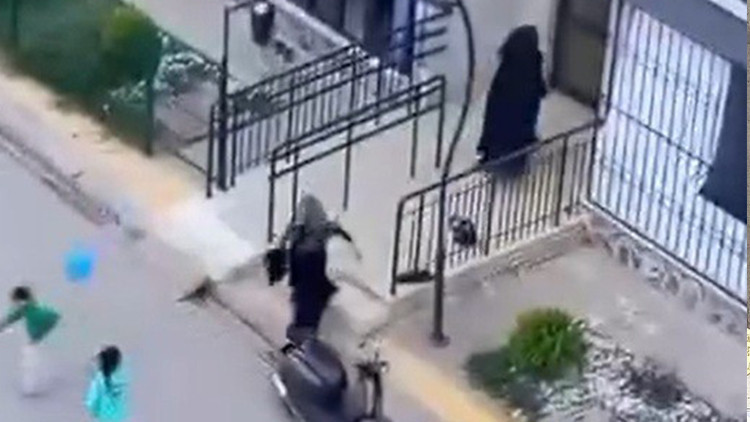 Hademe, 6 Yaşındaki &Ouml;ğrenciyi Bı&ccedil;akla Yaraladı