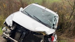 Hafif Ticari Ara&ccedil; Kamyona &Ccedil;arptı: İki Yaralı