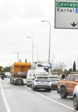 Hafriyat Kamyonu İle &Ccedil;arpışan Kamyonetin S&uuml;r&uuml;c&uuml;s&uuml; Hayatını Kaybetti