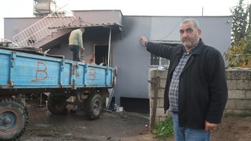 Hafta Sonu Gezisine &Ccedil;ıkan Aile, Komşulardan Gelen Telefonla Şok Oldu