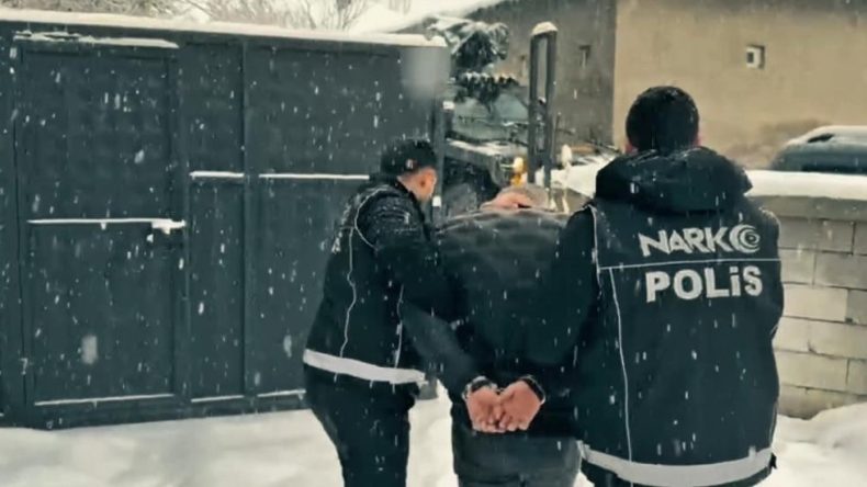 Hakkari'de Uyuşturucu Operasyonu: 14 Şüpheli Yakalandı