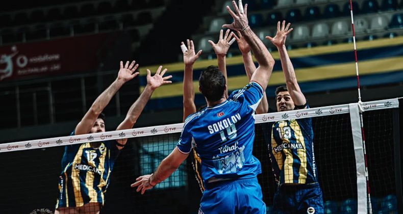 Halkbank, Fenerbah&ccedil;e Medicana'yı Set Vermeden Yendi