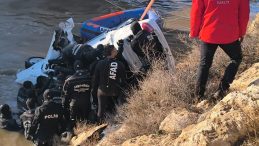 Harran&rsquo;da Sulama Kanalına D&uuml;şen &Uuml;&ccedil; &Ccedil;ocuk G&ouml;zyaşlarıyla Yan Yana Defnedildi