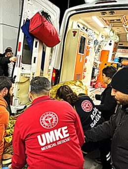 Hasan Dağı'nda Mahsur Kalan 2 Öğrenci Helikopterle Kurtarıldı