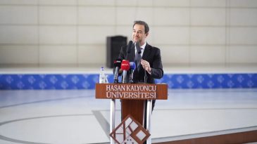 Hasan Kalyoncu &Uuml;niversitesi'nde Akademik &Ouml;d&uuml;l T&ouml;reni