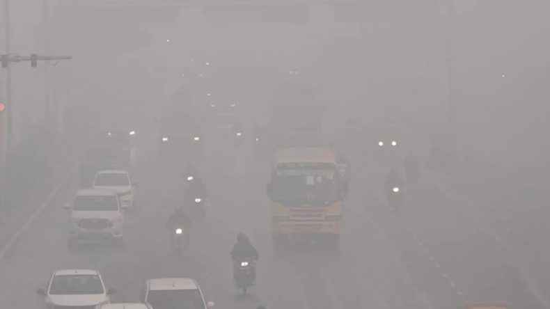 Hindistan&rsquo;da Hava Kirliliği U&ccedil;uşları Olumsuz Etkiledi