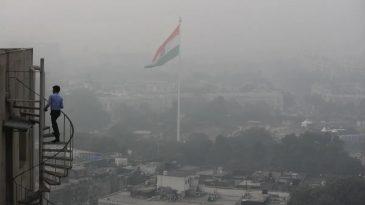 Hindistan&rsquo;da &lsquo;şiddetli&rsquo; hava kirliliği alarmı: D&ouml;rd&uuml;nc&uuml; aşama eylem planı devreye sokuldu