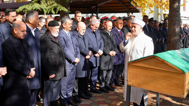İ&ccedil;işleri Bakan Yardımcısı Mehmet Aktaş'ın Acı G&uuml;n&uuml;: Annesini Son Yolculuğuna Uğurladı