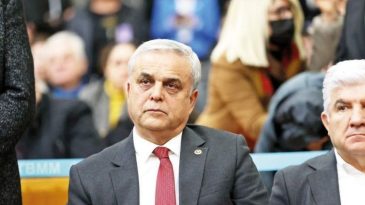 İhracı İstendi, İstifa Etti
