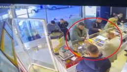 İki &ccedil;ocuk annesi evinde hayatını kaybetmişti! Katilin kuyumcu g&ouml;r&uuml;nt&uuml;leri g&uuml;n y&uuml;z&uuml;ne &ccedil;ıktı