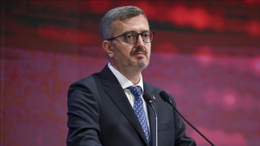 İletişim Başkanı Duran'dan &Ouml;zg&uuml;r &Ouml;zel'e Tepki
