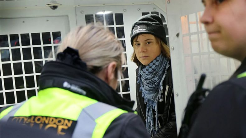 İngiltere&rsquo;de Filistin Destek&ccedil;isi G&ouml;steri: Greta Thunberg G&ouml;zaltına Alındı