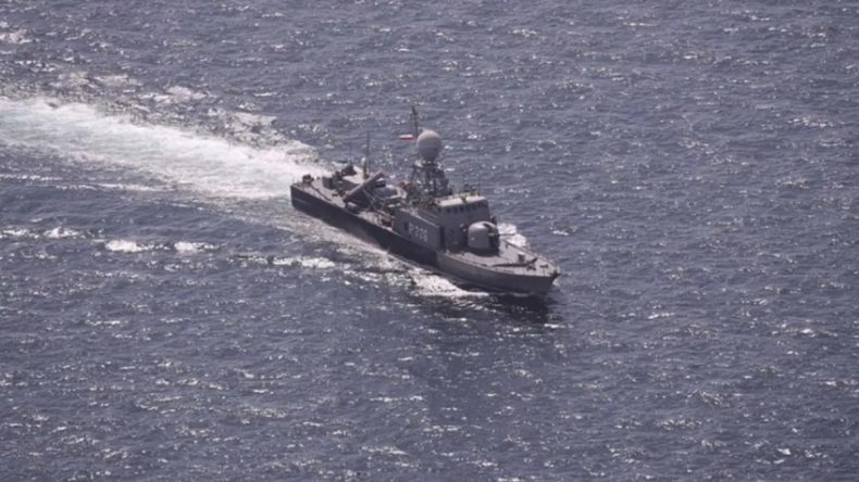 İran H&uuml;rm&uuml;z Boğazı&rsquo;nda Askeri Tatbikat D&uuml;zenliyor