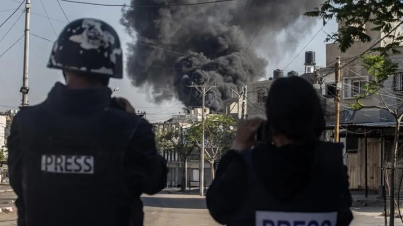 İsrail Gazze'ye Y&ouml;nelik Saldırısında Filistinli Gazeteci Hayatını Kaybetti