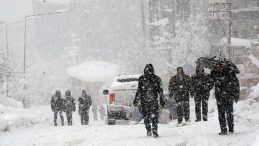 İstanbul Valiliği'nden kar yağışı uyarısı: 8 derece birden d&uuml;şecek