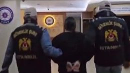 İstanbul'da 'Sanat' Etkinliği Kapsamında Sergilenen Skandal Heykel Kaldırıldı: 2 Ş&uuml;pheli G&ouml;zaltına Alındı