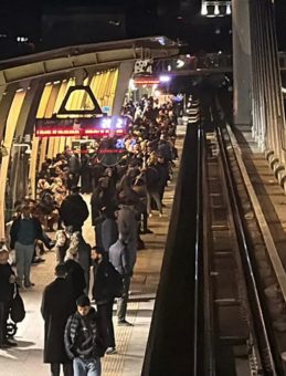 İstanbul'da Metro Arızası! Seferler Aksadı, Duraklarda Yoğunluk Oluştu