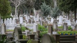 İstanbul'da Mezarlık &Uuml;cretlerine Zam Yapıldı