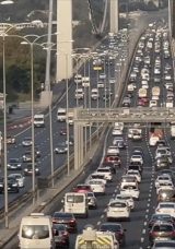 İstanbul'da Trafik Yoğunluğu %76'ya Ulaşıyor