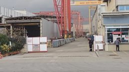 İstanbul'da Tuzla'daki Tersanede Iskele &Ccedil;&ouml;kt&uuml;: 2 İş&ccedil;i Yaralandı