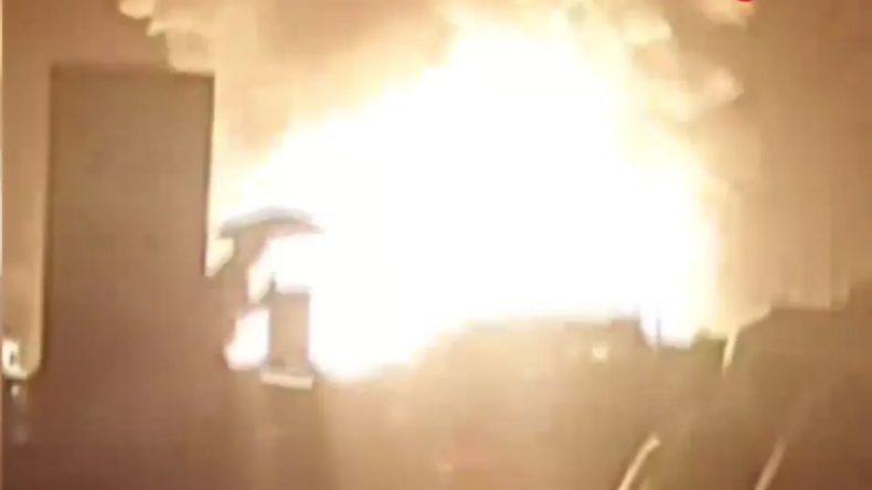 İtalya&rsquo;da korkutan kaza: Yakıt tankeri alev topuna d&ouml;nd&uuml;