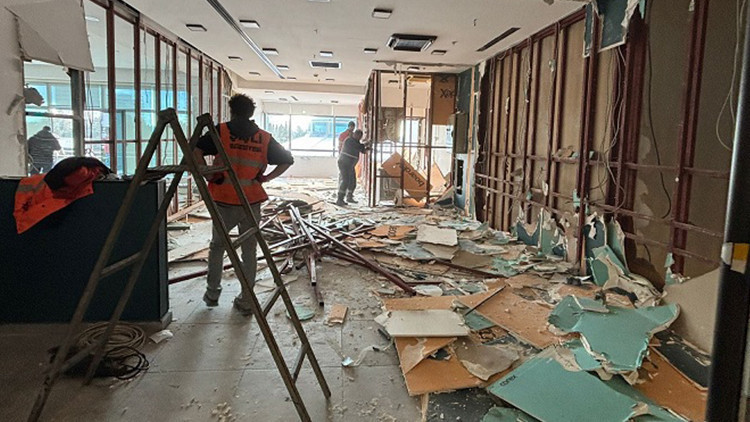 İzinsiz İnşaatlar Yıkıldı: Şişli'deki AVM'deki Kaçak Yapılar Ortadan Kaldırıldı