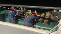 İzmir Sahilinde 50 D&uuml;zensiz G&ouml;&ccedil;men Ele Ge&ccedil;irildi