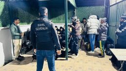 İzmir'de 21 D&uuml;zensiz G&ouml;&ccedil;men Ele Ge&ccedil;irildi