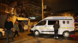 İzmir&rsquo;de dehşet! Hırsızlar ev sahibini &ouml;ld&uuml;r&uuml;p ka&ccedil;tı!