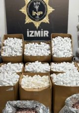 İzmir&rsquo;de Sentetik Hap Yakalama Rekoru! 2 Milyon 309 Bin Sentetik Hap Ele Ge&ccedil;irildi