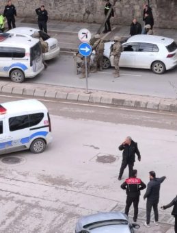 İzmit'te Taksi Durağındaki Silahlı Kriz, Ş&uuml;pheli Adliyeye Sevk Edildi