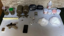 Kağıthanede Uyuşturucu Satıcısına Su&ccedil; &Uuml;st&uuml; Yakalandı