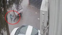 Kamyonete &Ccedil;arpan Scooterlı Gen&ccedil; Hayatını Kaybetti