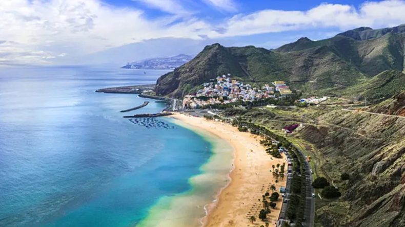 Kanarya Adaları'nda Korkun&ccedil; Olay: Dev Dalgalar Bir Hayatı Sonlandırdı