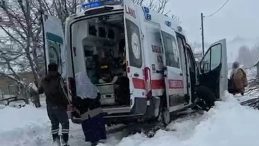 Kardan Kapanan Yolda Ambulans ile Doğum Ger&ccedil;ekleşti