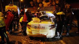 Kastamonu'da Tıra &Ccedil;arpan Otomobilde 1 Kişi Hayatını Kaybetti, 2 Kişi Yaralandı