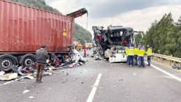 Katliam Gibi Kaza: 7 &Ouml;l&uuml;, 11 Yaralı