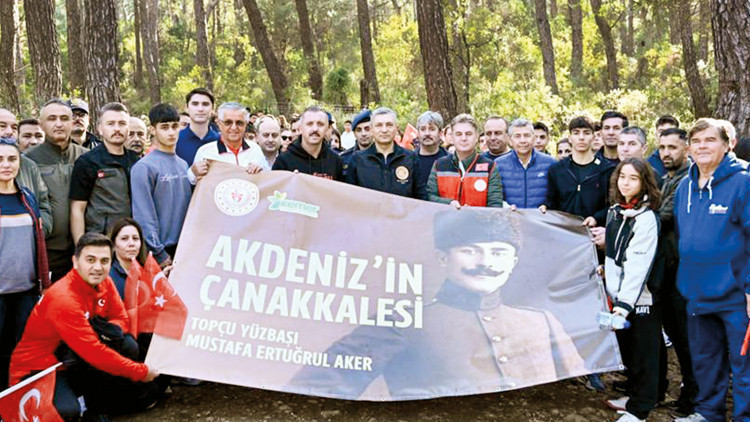 Kemer'de Paris 2 Zaferi Kutlaması Gerçekleşti