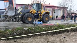 Kep&ccedil;enin altında kalan yaşlı adam hayatını kaybetti