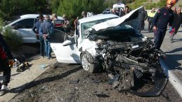 Kilis'te Korkunç Kaza: Hafif Ticari Araç ile Otomobil Çarpıştı! 5'i Ağır, 6 Yaralı