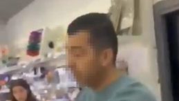 Kırtasiyeye M&uuml;şteri Gibi Girip Kızların Fotoğraflarını &Ccedil;ekti!