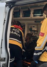 Kocaeli'de Bir Bina &Ccedil;atısında Yangın: Baba ve Oğlu Hastaneye Sevk Edildi!