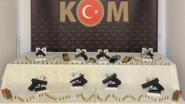 Kocaeli'de Ka&ccedil;ak&ccedil;ılara Şafak Operasyonu! 15 G&ouml;zaltı